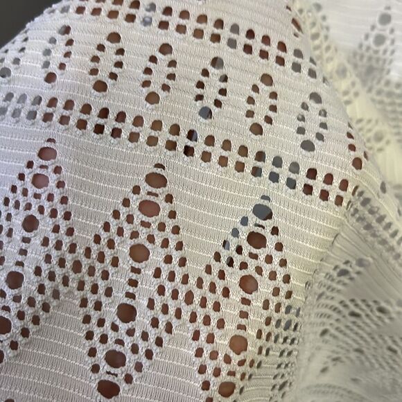 Tropical Escape White Eyelet Swim Plunging V-Neck Coverup w/Shirt Sleeves- 1X - Picture 5 of 10